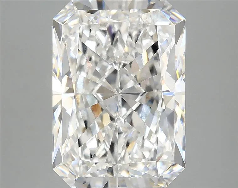 5.09ct Radiant Lab Grown Diamond (Colour E, Clarity VVS2, IGI Certified)
