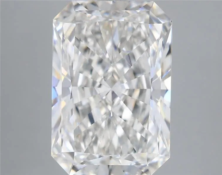 5.09ct Radiant Lab Grown Diamond (Colour F, Clarity VVS2, IGI Certified)
