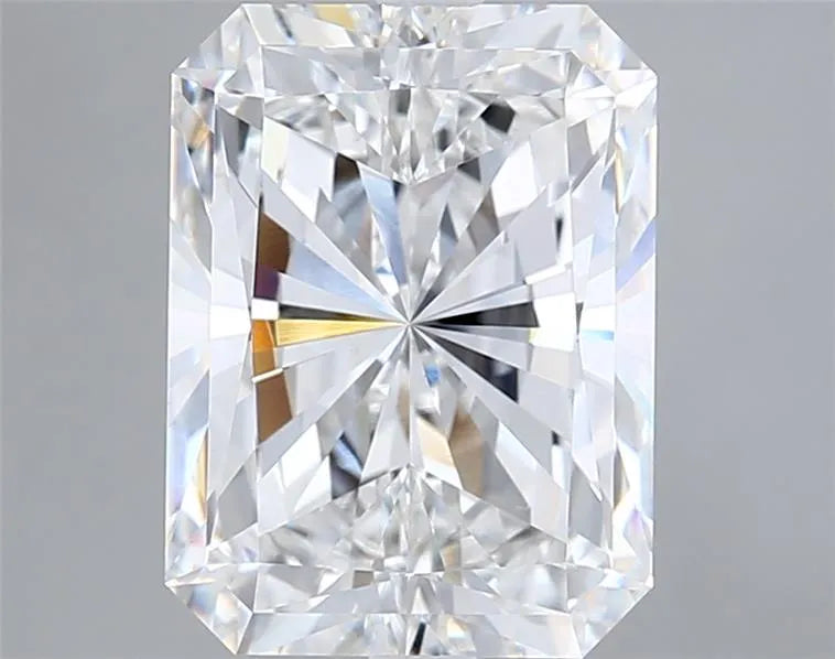 5.09ct Radiant Lab Grown Diamond (Colour F, Clarity VVS2, IGI Certified)