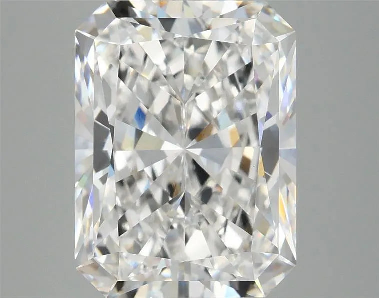 5.10ct Radiant Lab Grown Diamond (Colour E, Clarity VS1, IGI Certified)
