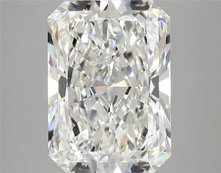 5.10ct Radiant Lab Grown Diamond (Colour E, Clarity VVS2, IGI Certified)