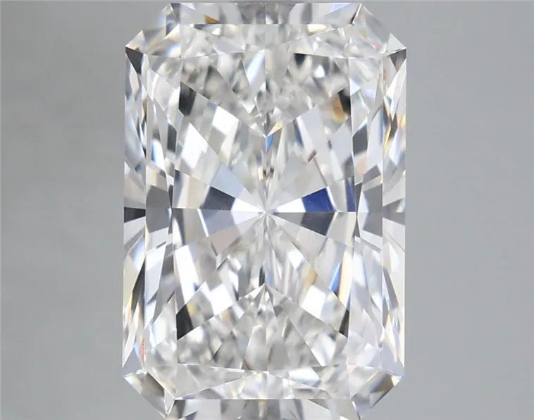 5.24ct Radiant Lab Grown Diamond (Colour F, Clarity VVS2, IGI Certified)