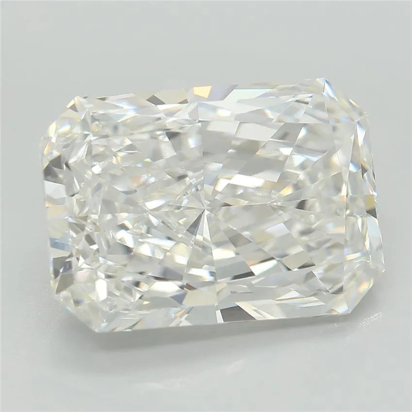 5.26ct Radiant Lab Grown Diamond (Colour E, Clarity VVS2, IGI Certified)