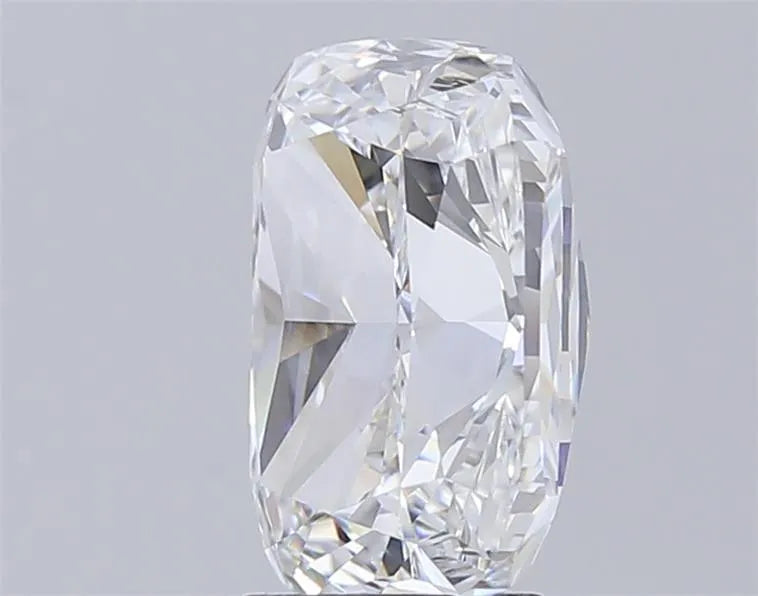 5.42ct Cushion modified Lab Grown Diamond (Colour E, Clarity VVS2, IGI Certified)