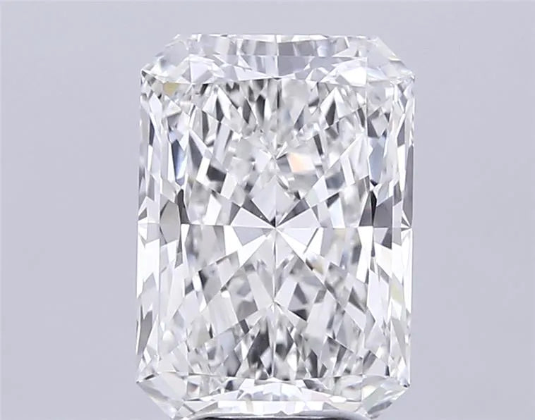 5.51ct Radiant Lab Grown Diamond (Colour F, Clarity VVS2, IGI Certified)
