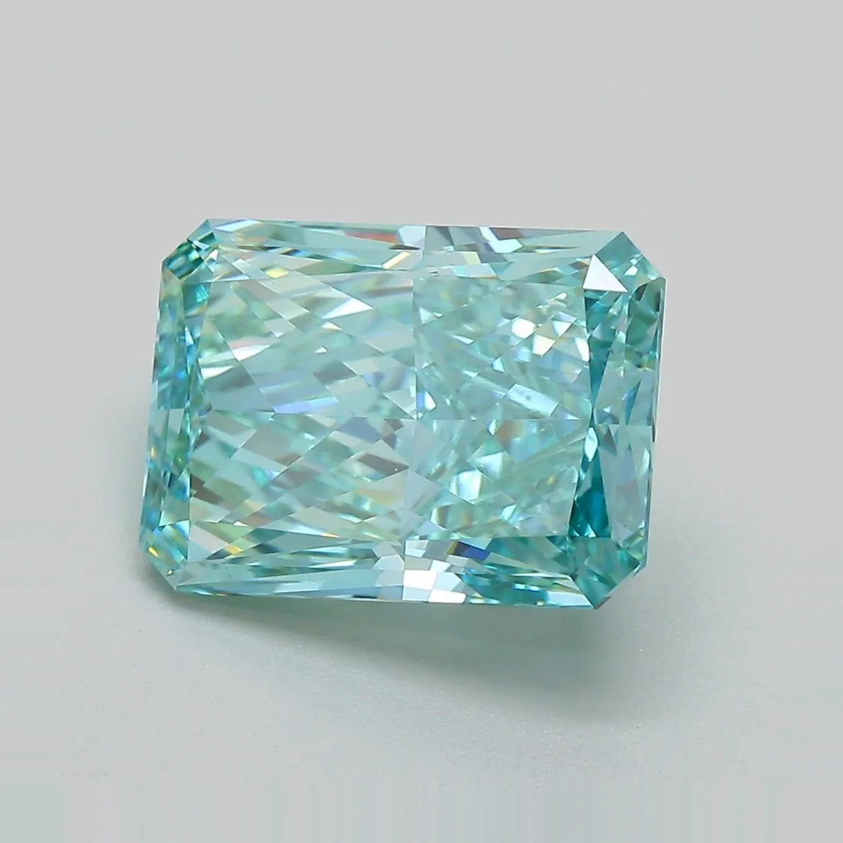 5.59ct Radiant Lab Grown Diamond (Colour Fancy Vivid Blue Green, Clarity VVS2, IGI Certified)