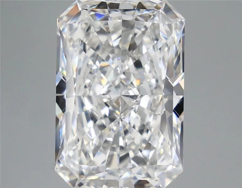 5.89ct Radiant Lab Grown Diamond (Colour F, Clarity VVS2, IGI Certified)