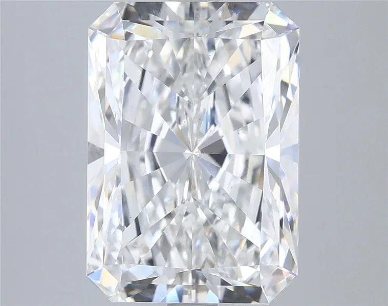 5.90ct Radiant Lab Grown Diamond (Colour E, Clarity VVS2, IGI Certified)
