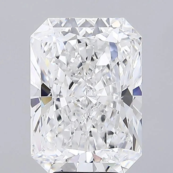 6.07ct Radiant Lab Grown Diamond (Colour E, Clarity VVS2, IGI Certified)