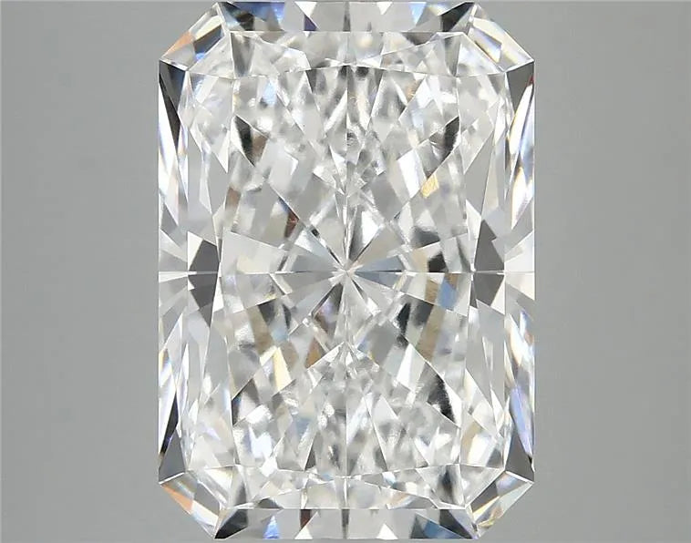 6.18ct Radiant Lab Grown Diamond (Colour E, Clarity VVS2, IGI Certified)