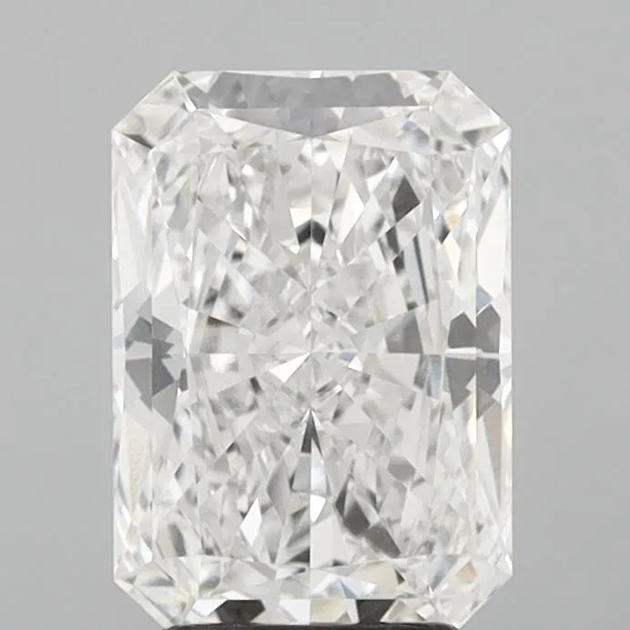 3.03ct Radiant Lab Grown Diamond (Colour F, Clarity VVS2, IGI Certified)