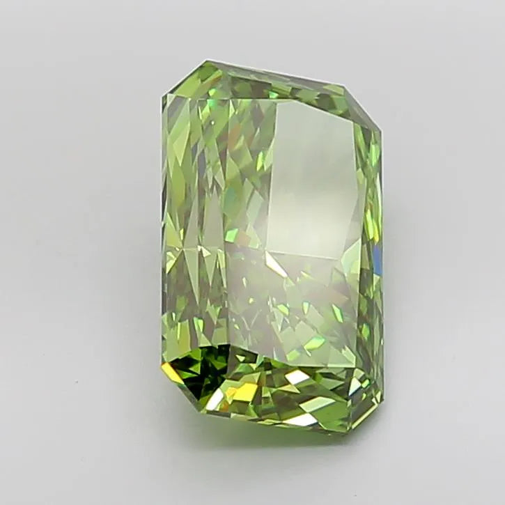 7.22ct Radiant Lab Grown Diamond (Colour Fancy Vivid Green, Clarity VVS2, IGI Certified)