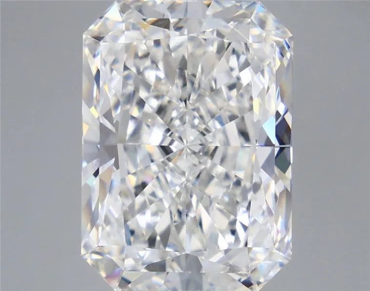 7.52ct Radiant Lab Grown Diamond (Colour F, Clarity VVS2, IGI Certified)