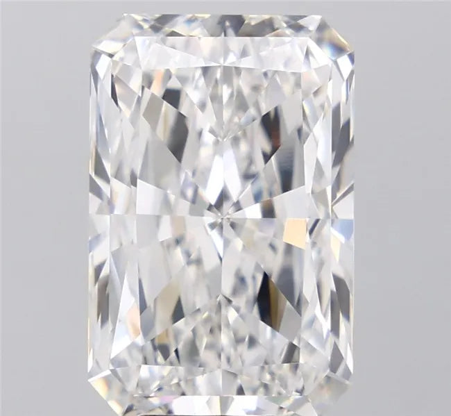 7.53ct Radiant Lab Grown Diamond (Colour F, Clarity VVS2, IGI Certified)