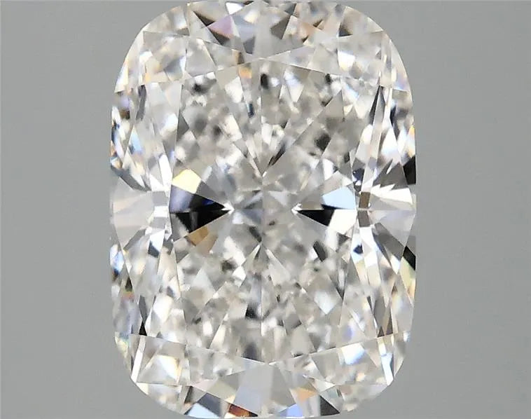 2.97ct Cushion modified Lab Grown Diamond (Colour E, Clarity VVS2, IGI Certified)