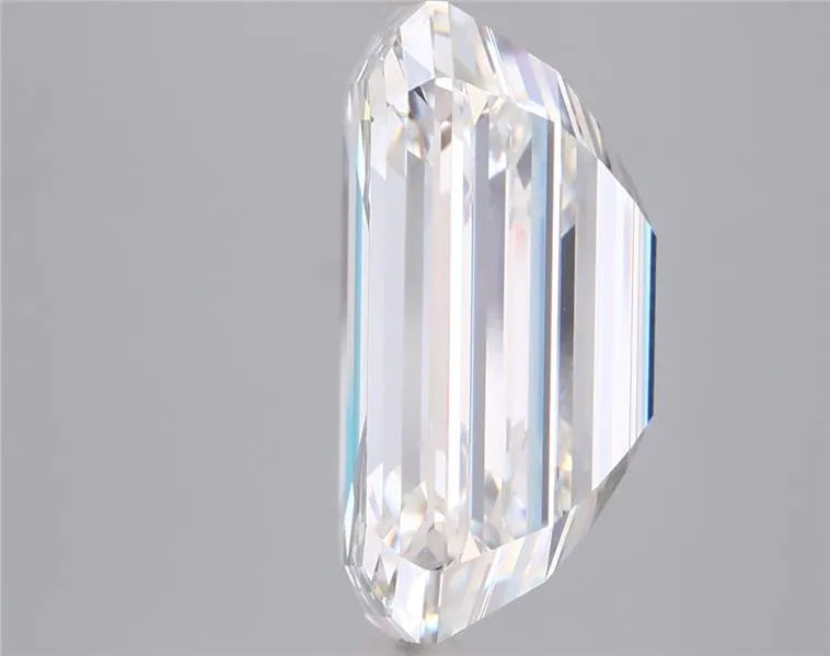 8.17ct Emerald Lab Grown Diamond (Colour G, Clarity VVS2, IGI Certified)